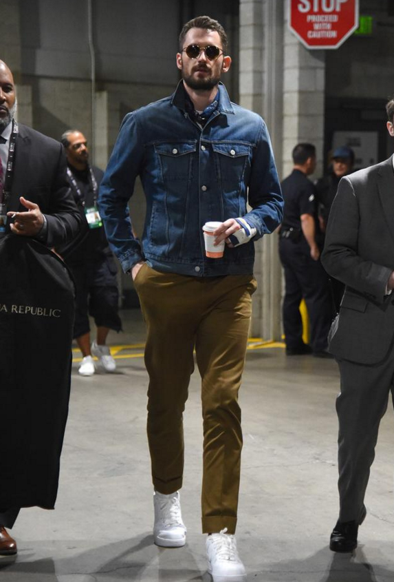 圣安东尼奥马刺发布备战花絮，赛前完成体检，中超任务艰巨，心理建设被强调的简单介绍