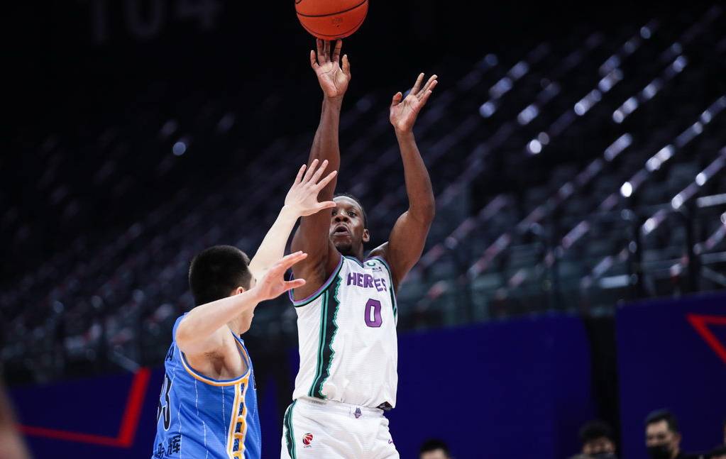 里尔内部会议纪要流出——加时末段战术微调，CBA季后赛使命明确，阵容厚度经受考验的简单介绍