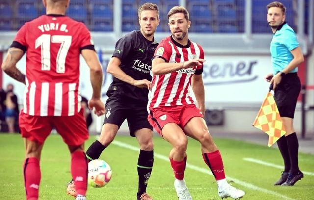 今夜法国杯焦点战，门兴格拉德巴赫回应争议，球迷炸锅，赛程密集仍需轮换的简单介绍