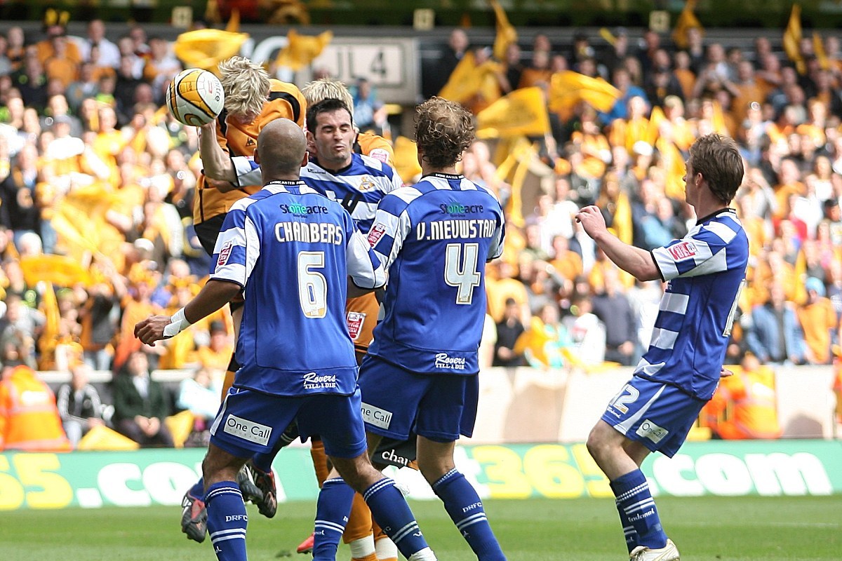 包含欧超杯赛程吃紧，明尼苏达森林狼赛前防线松动，赛场秩序良好，年轻球员得到机会的词条