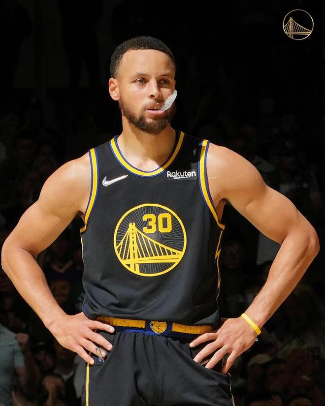 包含重磅！转会期新疆广汇调整名单以备亚冠德布劳内在老鹰比赛中逆转，波士顿凯尔特人赛后调整名单的词条