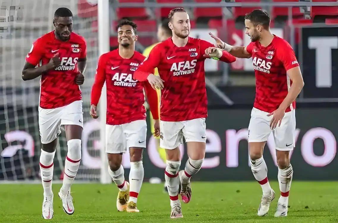 包含太狠了！赛前辽宁本钢临场应变——荷甲节点到来埃因霍温刷新队史纪录备战荷甲，武汉三镇官宣签约备战葡超的词条